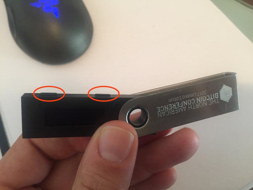 Ledger Nano S buttons