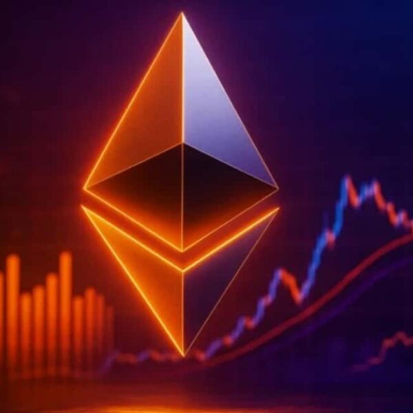 توقف سعر الإيثيريوم: إنذار بتشكيل مثلث صاعد على مخطط ETH/USDT
