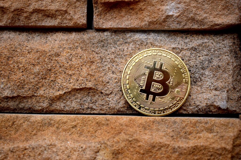 Bitcoin abaixo de US$ 90 mil: o que vem a seguir?
