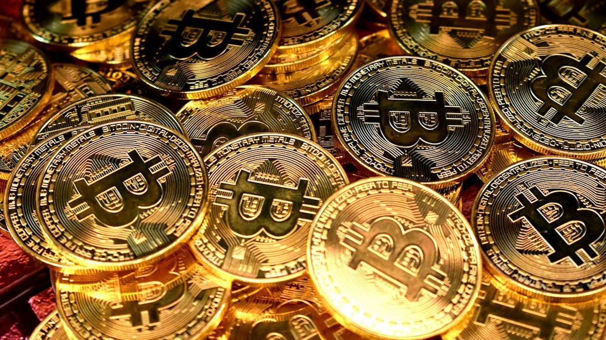 Faraó dos Bitcoins processa Igreja Universal