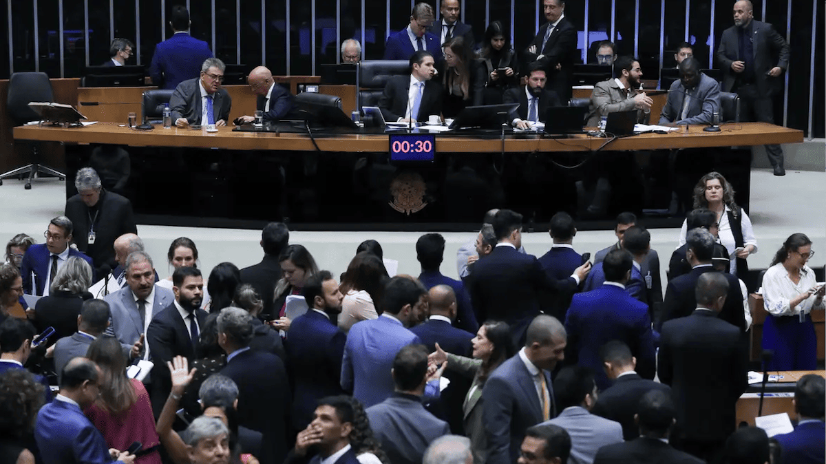 Câmara aprova urgência para votar projeto de lei que derruba decreto do IOF