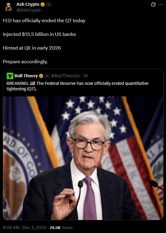 Tweet anunciando que o Federal Reserve encerrou oficialmente o aperto quantitativo (QT) em dezembro de 2025, com injeção de US$ 13,5 bilhões e previsão de QE em 2026.