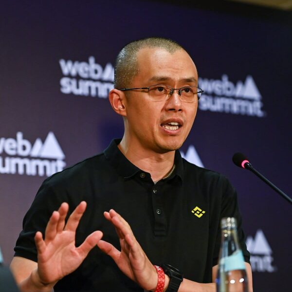 Binance processa WSJ: a exchange nega alegações de transferências para o Irã