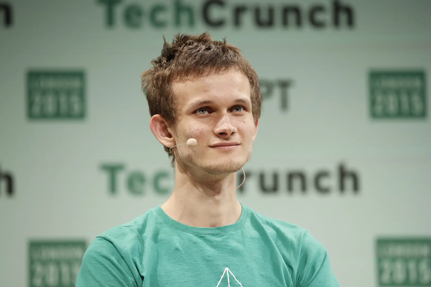 Vitalik Buterin spricht bei einem TechCrunch-Event in London im Jahr 2015.