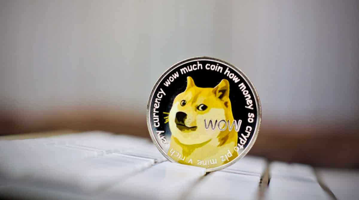 Un analista ve indicios de un posible repunte de Dogecoin,