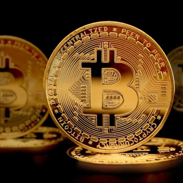 Bitcoin pierde los $73,000 ante la tensión entre EE. UU. e Irán