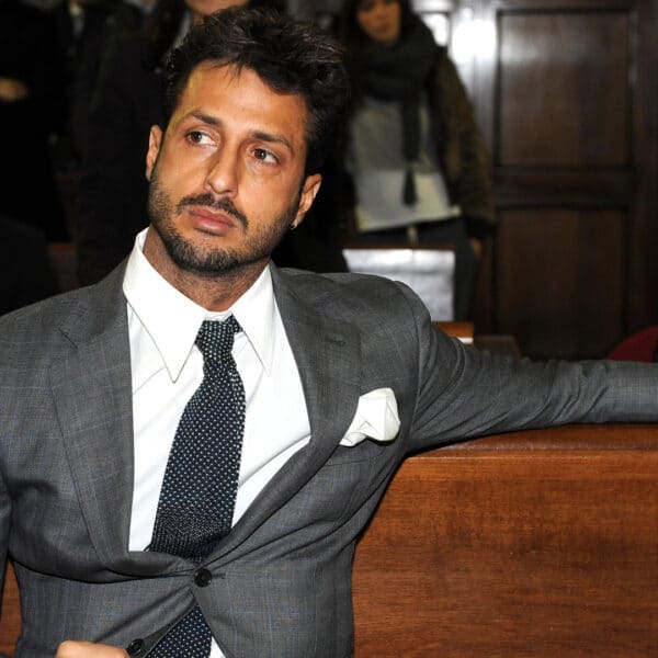 Giro di vite sulle Crypto: Consob infligge una sanzione amministrativa a Fabrizio Corona