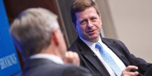 Trump benoemt Ripple aanklager Jay Clayton tot crypto topman