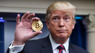 Familie Trump start samenwerking met Hut 8 om Bitcoin te minen - Wat doet de BTC koers?