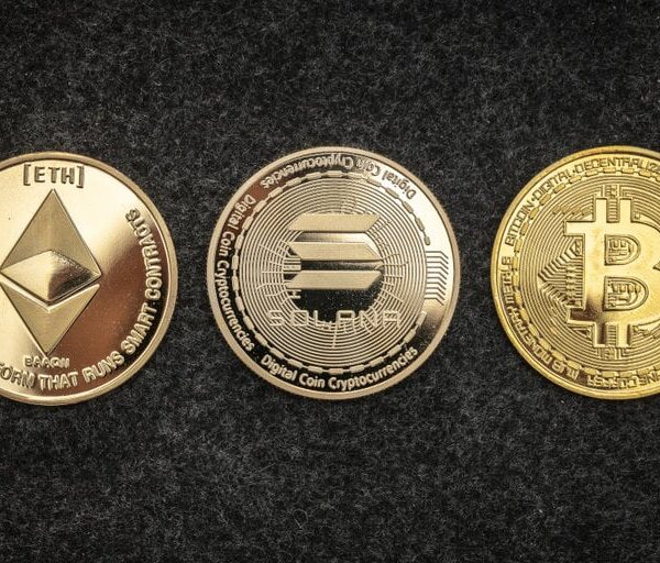 Bitcoin, Ethereum en Solana ETF volumes exploderen – stijgt ETH naar $5000 deze week?