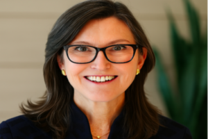 Cathie Woods, Kripto Hisse Senetlerini İndirimli Fiyatla Alıyor: Cathie Woods'un Sahip Olduğu Kripto Hisse Senetleri Nelerdir?