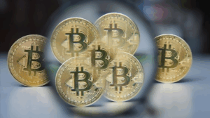 Kripto Piyasasında Bugün: Ripple’ın Yükselişi, Trump’ın Tarifeleri ve Fed’in Kararı