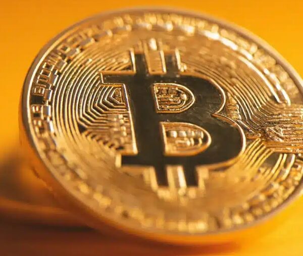 Bitcoin ETF’leri, Balinaları ve Milyarderleri Yeniden Piyasaya Çekiyor