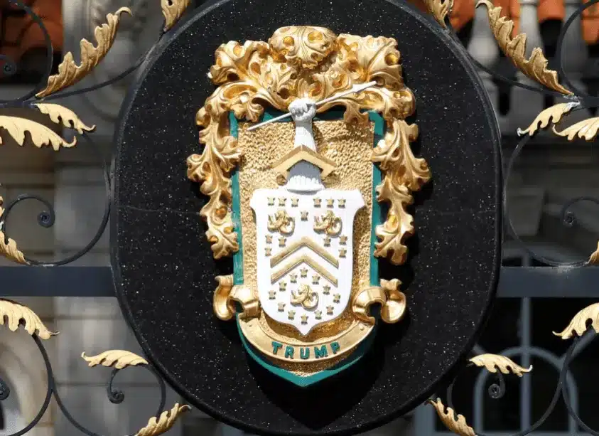 trump aile arması