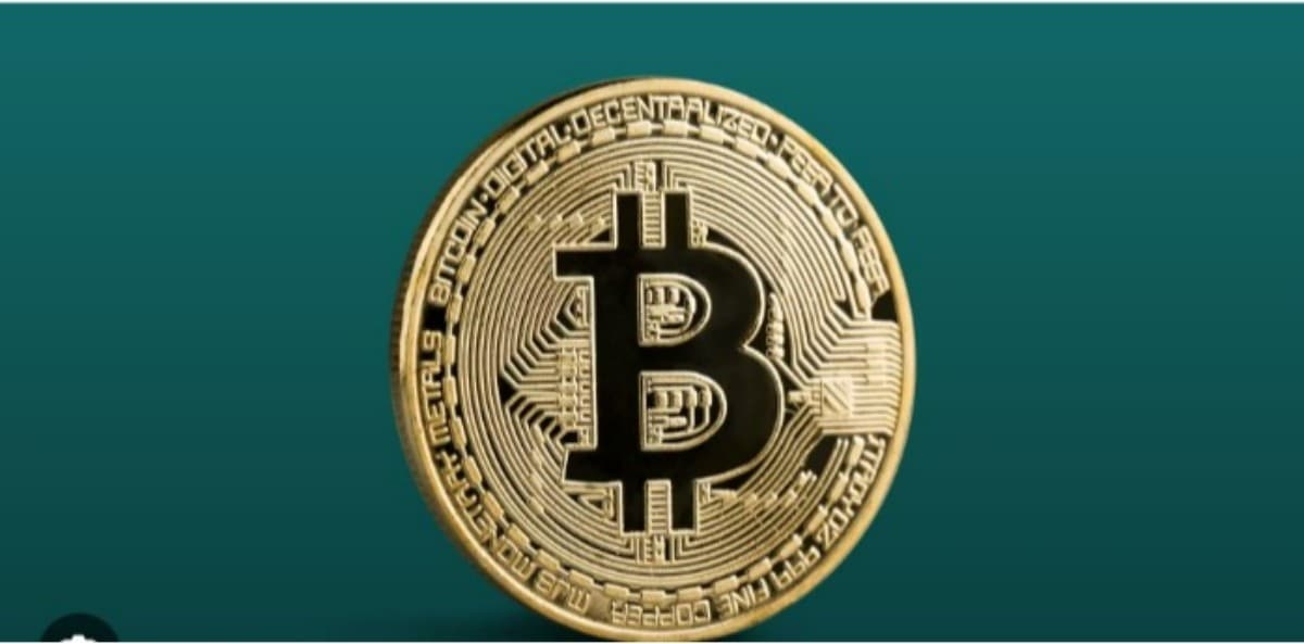 Bitcoin Fiyatı Yükseldi – Kasım 2025’te BTC 90.000 Doları Yeniden Kazandı