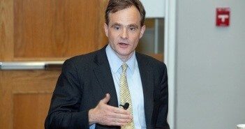 Famous economist Simon Johnson believes governments will try to suppress Bitcoin