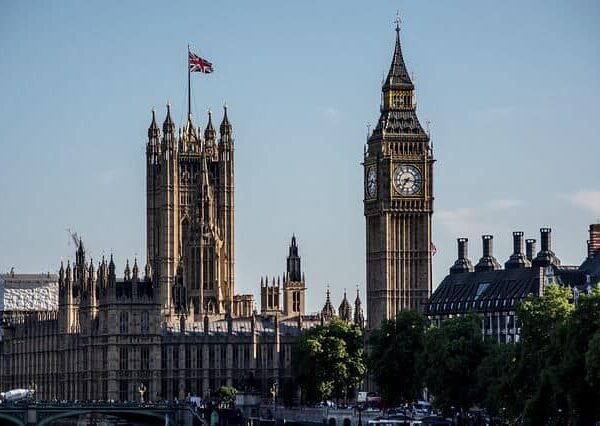 Bitpanda Expands Crypto Services In UK After FCA Nod: Best Crypto To Buy In 2025