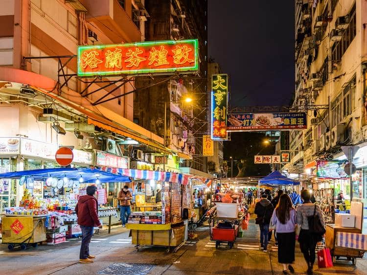 In a bid to improve the strength of the Yuan, Hong Kong residents will be able to spend digital Yuan in shops throughout the city.
