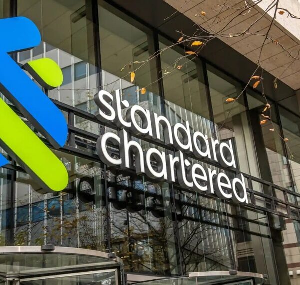 Standard Chartered Establishes Spot Trading Desk For Bitcoin And Ether Transactrions