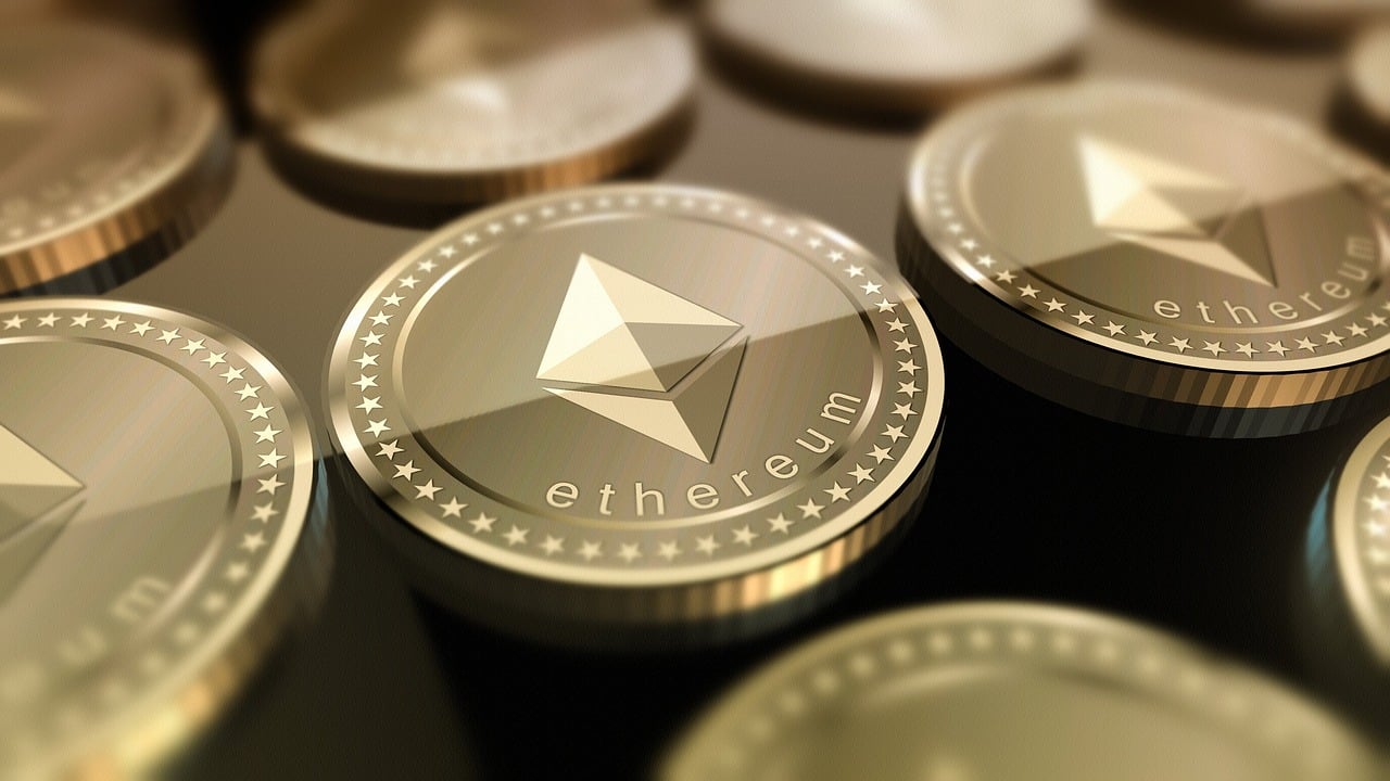 Grayscale Maintains 2.5% Fee On Ethereum Trusts, Expect ETHE Outflows After Spot ETF Launches