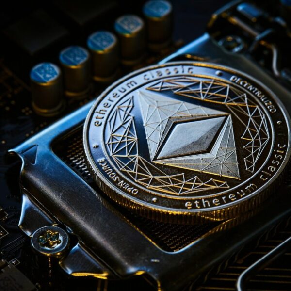 Over 300,000 ETH Withdrawn from Exchanges In 7 Days: Ethereum Preparing For $6,000?