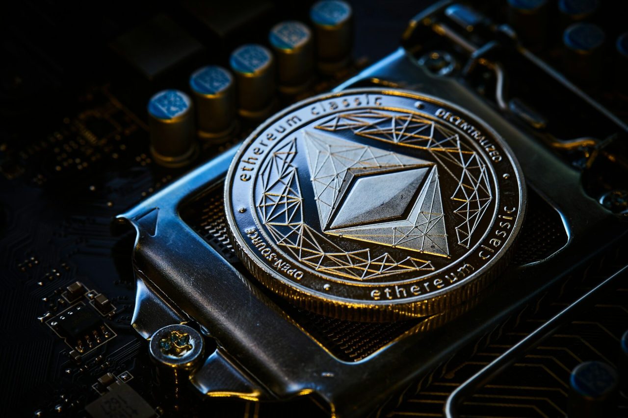 Over 300,000 ETH Withdrawn from Exchanges In 7 Days: Ethereum Preparing For $6,000?