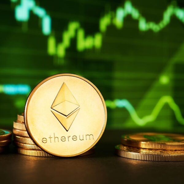Ethereum Price Analysis: ETH Eyes $2,600 as ETF Outflows Reach 285,000 ETH