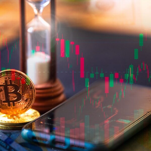 Trump Crypto Reserve News Saves Market: Best Crypto to Buy for Strategic Reserve?
