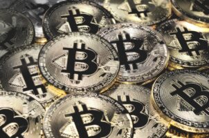US May Use Tariffs and Gold to Boost Bitcoin Reserves, Says Crypto Advisor