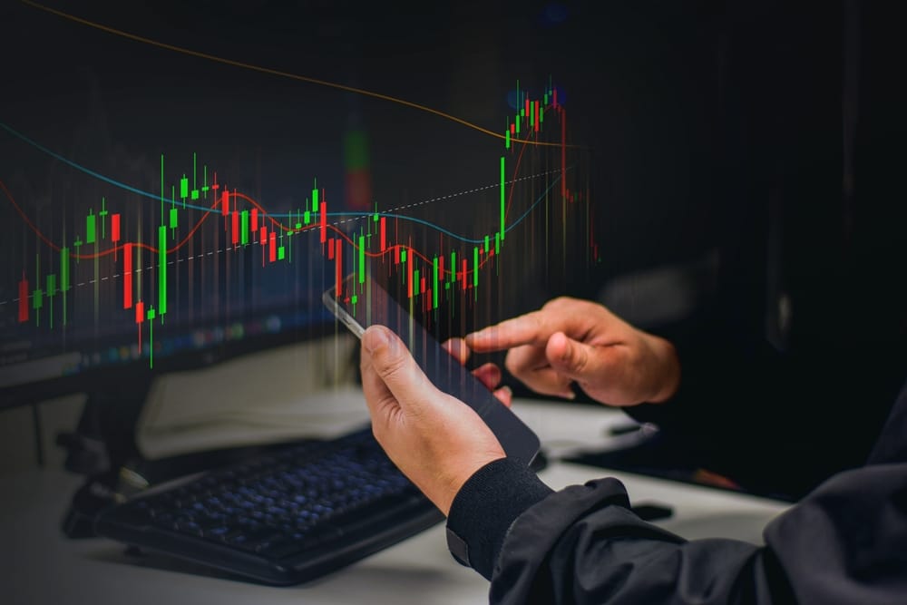 How does crypto contract trading work