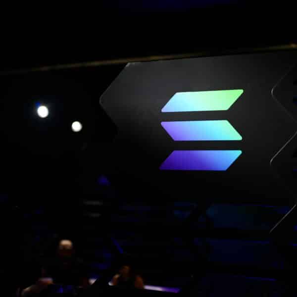 SOL USD Drops After Chinese Police Raid Solana Event in Shenzhen