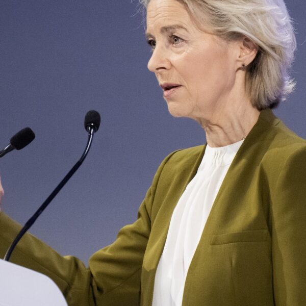 WEF Coverage: EC President Von der Leyen Vows ‘Europe Will Always Choose the World,’ But Bitcoin USD Drops to $90k on Trade War Reality
